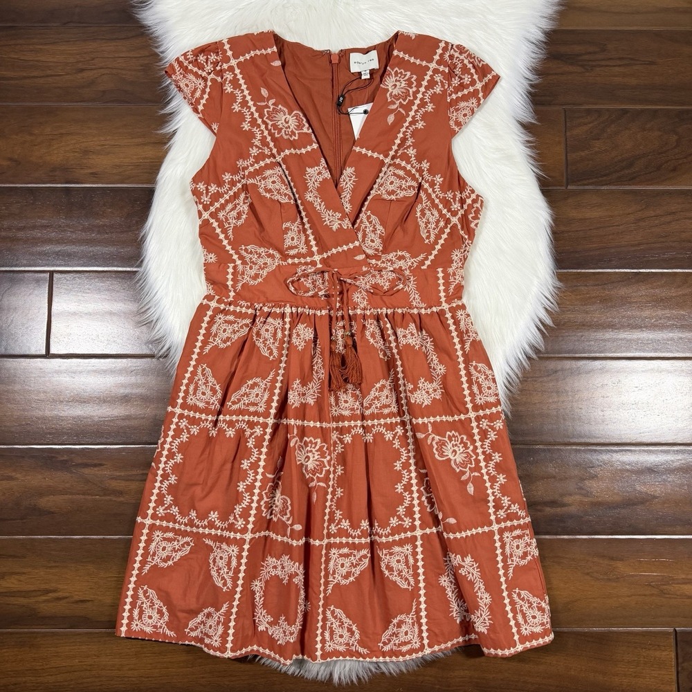 Adelyn Rae Women's Size Medium Rust Embroidered Selina Cap Sleeve Mini Dress